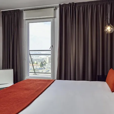 Aparthotel Adagio Marseille Timone-3